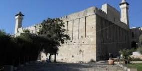 الاحتلال منع رفع الأذان بالحرم الإبراهيمي 49 وقتا للصلاة الشهر الماضي