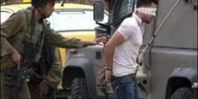 قوات الاحتلال تعتقل مواطنا من حلحول