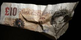 الاسترليني يواصل الخسائر مع خروج بريطانيا من أوروبا