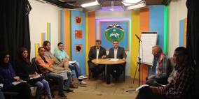 "القدس المفتوحة" تفتتح دورة في إنتاج برامج إذاعية