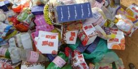 اغلاق محل تجاري وضبط مواد غذائية فاسدة في الخليل