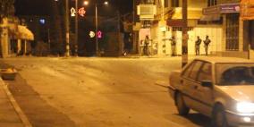 إصابة أربعة شبان خلال اقتحام الاحتلال لشارع الجامعة في أبو ديس