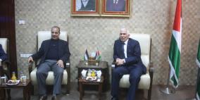 محافظ الخليل يعقد اجتماعا هاما مع وزير البلديات الأردني