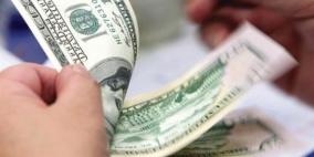 الدولار يحافظ على مكاسبه بعد توقعات برفع الفائدة