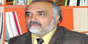 قوات الإحتلال تقرر منع الدكتور جمال عمرو و زوجته من السفر