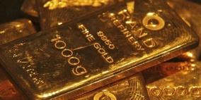 الذهب يصعد مع هروب المستثمرين إلى الملاذات الآمنة