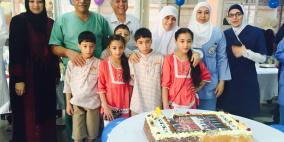 المقاصد يحتفل بذكرى ميلاد خمسة توائم من قطاع غزة‎