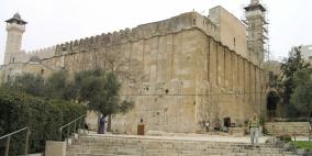 الاحتلال يمنع رفع الآذان في الحرم الابراهيمي 648 مرة خلال العام الماضي