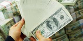 الدولار يرتفع بعد بيانات أميركية خففت القلق بشأن النمو