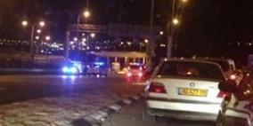 الاحتلال يعتقل شابين على حاجز الزعيم شرق القدس