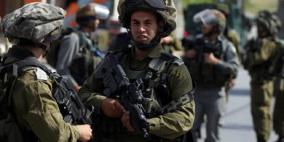 الاحتلال يسلم شابا من بيت لحم استدعاء لمراجعة مخابراته