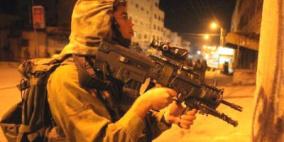 إصابات بالاختناق واعتقال مواطن في مواجهات بالخليل