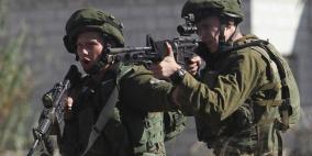 إصابة شاب من ذوي الاحتياجات الخاصة برصاص الاحتلال قرب سعير