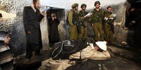 مستوطنون يقتحمون 'قبر يوسف' شرق نابلس