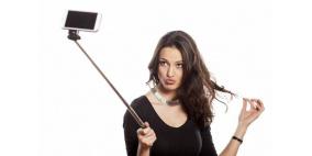 عصا سيلفي من "فايسبوك"