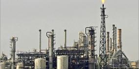 نزيف النفط مستمر وسط مخاوف من هبوطه نحو 20 دولارا