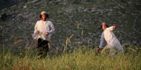 مستوطنون يهاجمون مزارعين في قصرة