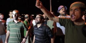 مستوطنو كريات اربع يهاجمون منازل المواطنين