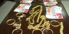 الشرطة تكشف ملابسات سرقة مصاغ ذهبي في نابلس