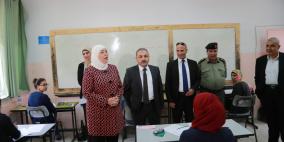 غنام ومدير التربية والأجهزة الأمنية يتفقدون قاعات امتحان الثانوية العامة في البيرة