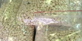 شرطة ضواحي القدس تضبط 2570 حبه مخدرة داخل صيدلية بكفر عقب