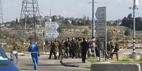 مستوطنون يحتشدون على مفرق 'عتصيون' ويغلقون شارع القدس- الخليل