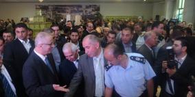 رئيس الوزراء يفتتح مهرجان الزيتون الثالث في قاعة بلدية الخليل