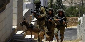 الاحتلال يحول منزلًا إلى ثكنة عسكرية غرب رام الله