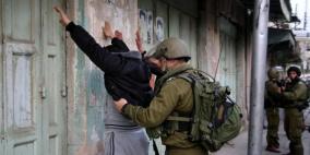 الاحتلال يعتقل ثلاثة أشقاء من عناتا شرق القدس