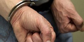 الشرطة تقبض على شخصين بتهمة سرقة مركبة في طولكرم