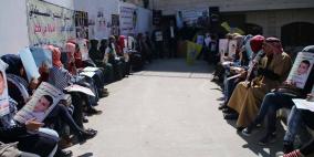 الخليل: إعتصام تضامني مع الأسير المضرب محمود الفسفوس