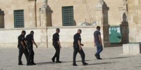 اعتقال أحد حراس الأقصى ووالدته واستدعاء مُعلمة