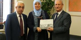 جامعة بيرزيت تبحث سبل التعاون مع محافظة رام الله والبيرة والغرفة التجارية