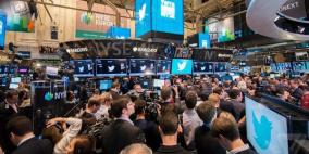 سهم "تويتر" يطيح بآمال الحالمين بالثراء ويخسر 53%