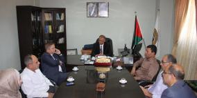 وزير الصحة يزور فرع "القدس المفتوحة" في الخليل