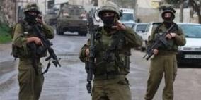 قوات الاحتلال تداهم منزلين جنوب جنين