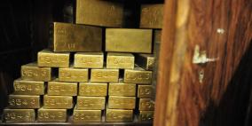 الذهب يغلق منخفضا عقب مكاسب قوية