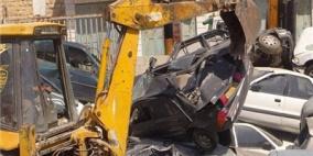 الشرطة تتلف 35 مركبة غير قانونية في الخليل