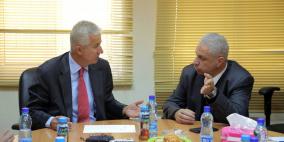 ولويل خلال استقبال العيسة في "المطاحن": 90% من الصناعات تعاني من الاستيراد