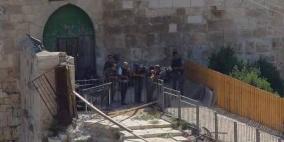 الاحتلال يغلق بابي المغاربة والحديد في القدس