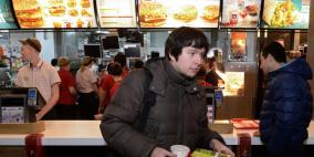 تراجع مبيعات "ماكدونالدز" في روسيا الشهر الماضي
