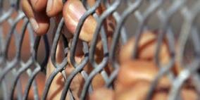 ثلاثة أسرى ما زالوا مضربين عن الطعام