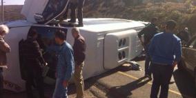 صور: 7 اصابات بحادث سير بين 4 مركبات في الخليل