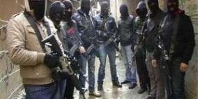 مسلحون يستعرضون في مخيم بلاطة ويهاجمون بعض قادة الاجهزة الامنية