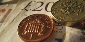 هبوط الإسترليني بعد تلميح لحزمة تحفيز من بنك إنجلترا
