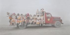 فنان فرنسي يصور "الغبار" في لقطات فريدة