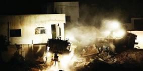 الاحتلال يهدم منزلي اسيرين في الخليل