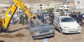 الشرطة تتلف 35 مركبة غير قانونية في نابلس