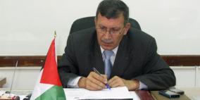 الفتياني يسلم صهاريج مياه لعدد من العائلات البدوية