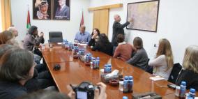 قلقيلية: المحافظ يلتقي وفدا ألمانيا ويطلعه على واقع المحافظة